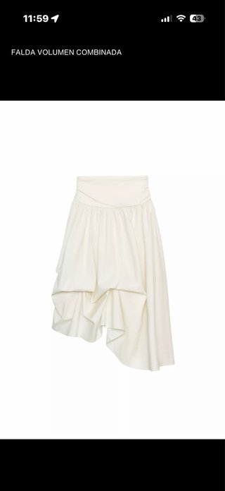 Falda Zara blanca voluminosa
