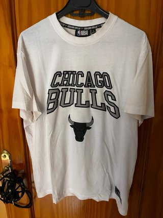 2 Camisetas NBA (Chicago Bulls y LA Lakers)