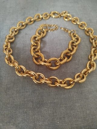 Conjunto de Collar y Pulsera de Eslabones