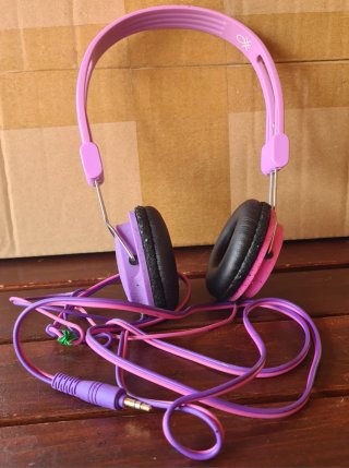 Auriculares con cable Benetton