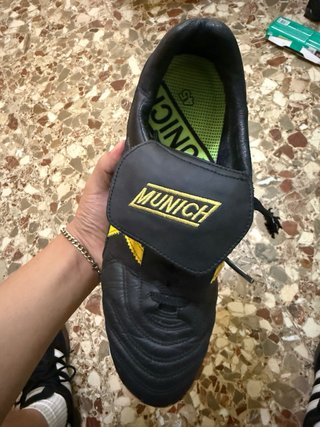 Botas de Fútbol Munich Mundial 46 Tacos césped art