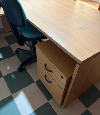 Mesa de Escritorio con Cajonera