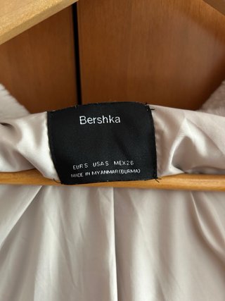 Chaqueta pelo Bershka beige crop