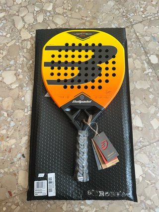 Pala de Pádel Bullpadel Vertex GEO 2027