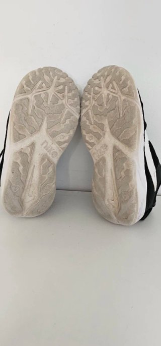 Zapatillas Nike Negras y Blancas