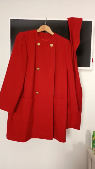 Abrigo Rojo Elebe con Bufanda