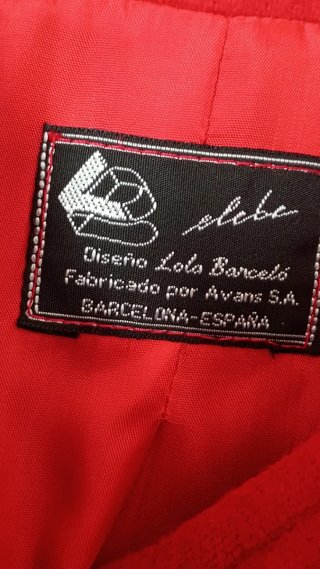 Abrigo Rojo Elebe con Bufanda