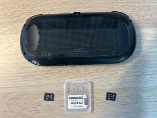 PS Vita OLED PCH-1004 con 8 Juegos