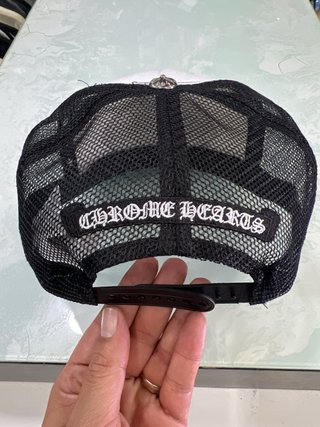 Gorra Chrome Hearts Blanca y Negra