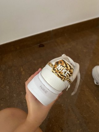 Zapatillas Nike con Detalle de Leopardo