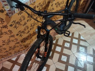 Bicicleta Eléctrica Specialized levo hardtail comp