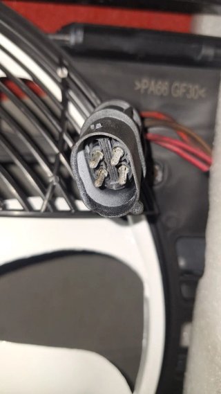 Electroventilador BMW E39 4 pines Nuevo