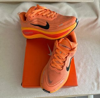 Nike Vomero 18 Plus NUEVAS