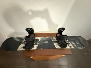 Tabla de Snow Burton y fijaciones (nuevas)