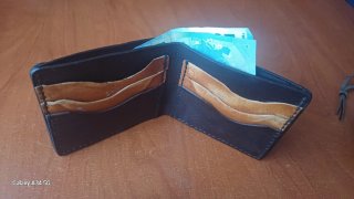 Cartera de piel hecha a mano