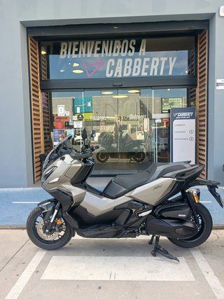 Honda ADV 350 Maxi Scooter