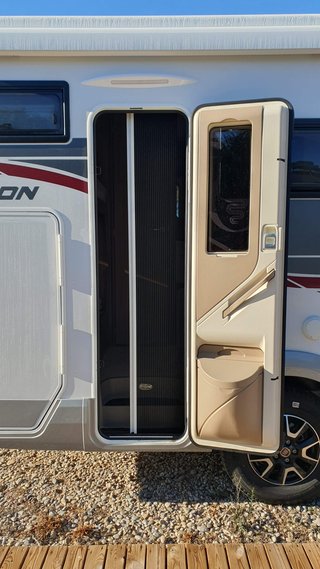 Autocaravana Capuchina Elnagh Baron 22