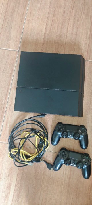 PS4 Slim (PlayStation 4) Negra Prácticamente nueva