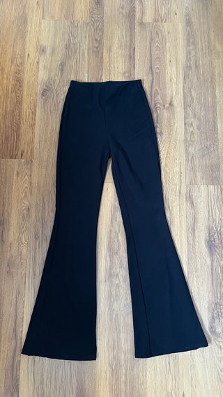 Pantalón de campana de vestir negro