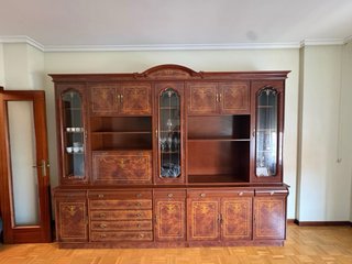 Mueble de salón madera y cristal