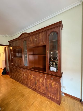 Mueble de salón madera y cristal
