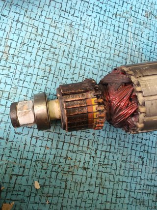 Martillo demoledor Hitachi DH40MR para piezas