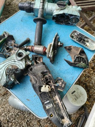 Martillo demoledor Hitachi DH40MR para piezas