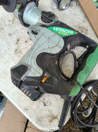 Martillo demoledor Hitachi DH40MR para piezas