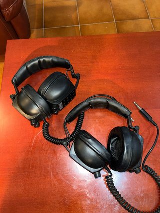 Lote 2 Auriculares Vintage ABBA HK-44