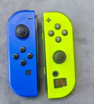 Nintendo Switch + Memoria 128GB Con Detalle.