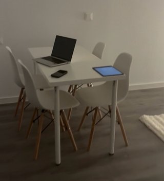 Conjunto de Mesa y 4 Sillas de Comedor Blancas