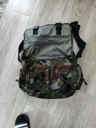 Mochila Eastpak Ordenador Camuflaje