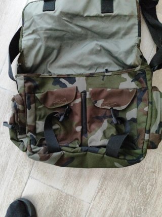 Mochila Eastpak Ordenador Camuflaje