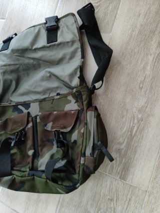 Mochila Eastpak Ordenador Camuflaje