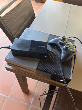 Consola Xbox One con Mando y 5 Juegos