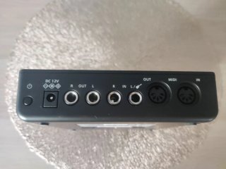 Sonicware SmplTrek