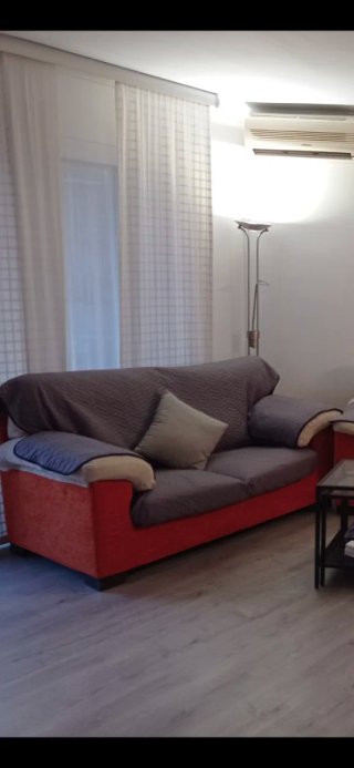 Divano a 2 posti beige e arancione