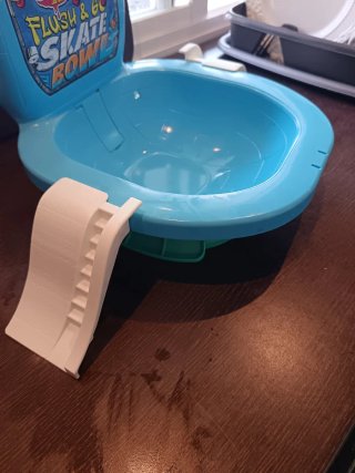 Hot Wheels Flush & Go Skate Bowl