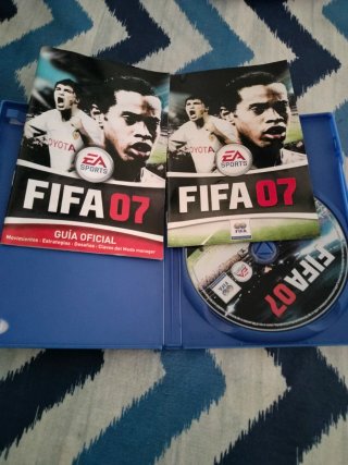 FIFA 07 (PlayStation 2) con Guía Oficial