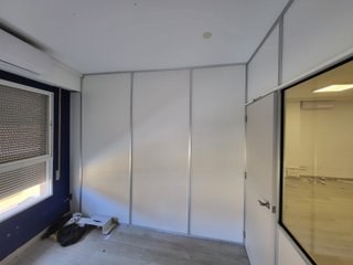 Mampara de oficina de cristal