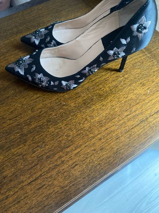Zapatos de tacón Uterqüe negros