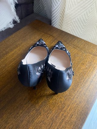 Zapatos de tacón Uterqüe negros