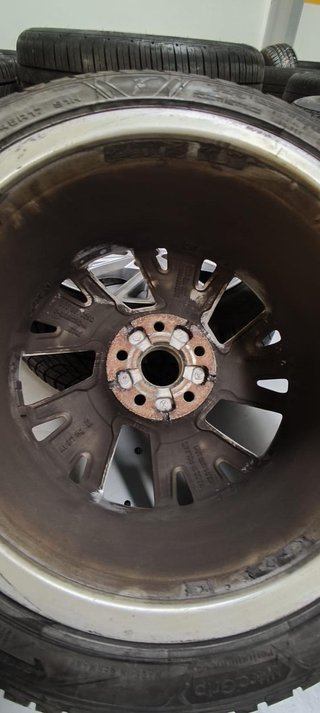 Juego 4 Llantas 17 + Neumáticos 225/45 R17