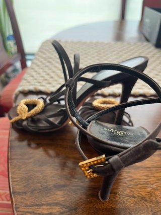 Sandalias Valentino Garavani.