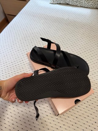 Sandalias planas negras