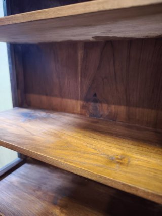 Vitrina expositor madera teca con puertas de crist