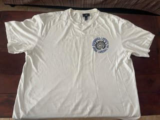 Camiseta H&M Blanca con Estampado