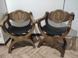 Silla Antigua de Madera y Piel