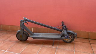 Patinete Eléctrico Xiaomi con Ruedas Macizas.