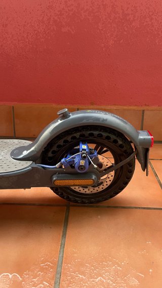 Patinete Eléctrico Xiaomi con Ruedas Macizas.